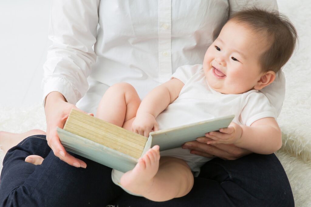 「幼児期に読んでよかった絵本」｜年齢別の知育効果とおすすめの絵本（０～3歳）
