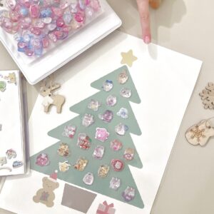 ボンボンドロップシールを貼ったアドベントカレンダー